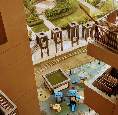 ajnara-daffodil-balcony