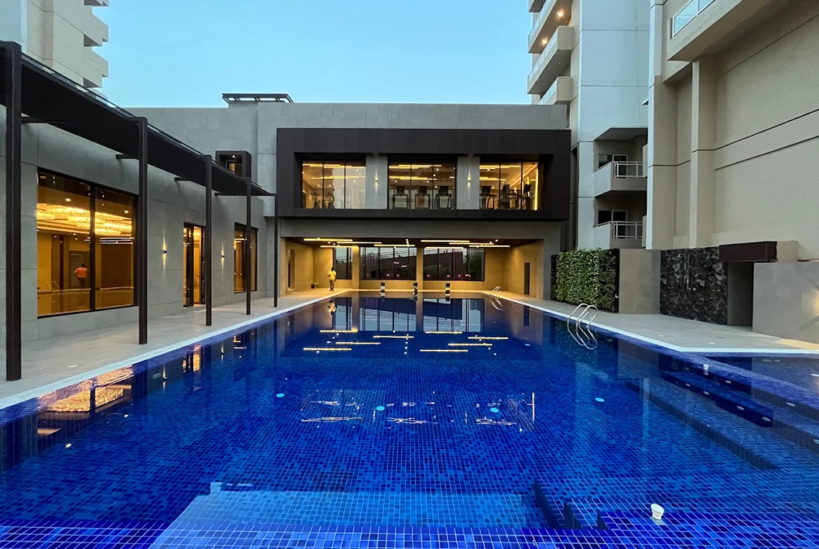 elite-golf-greens-pool