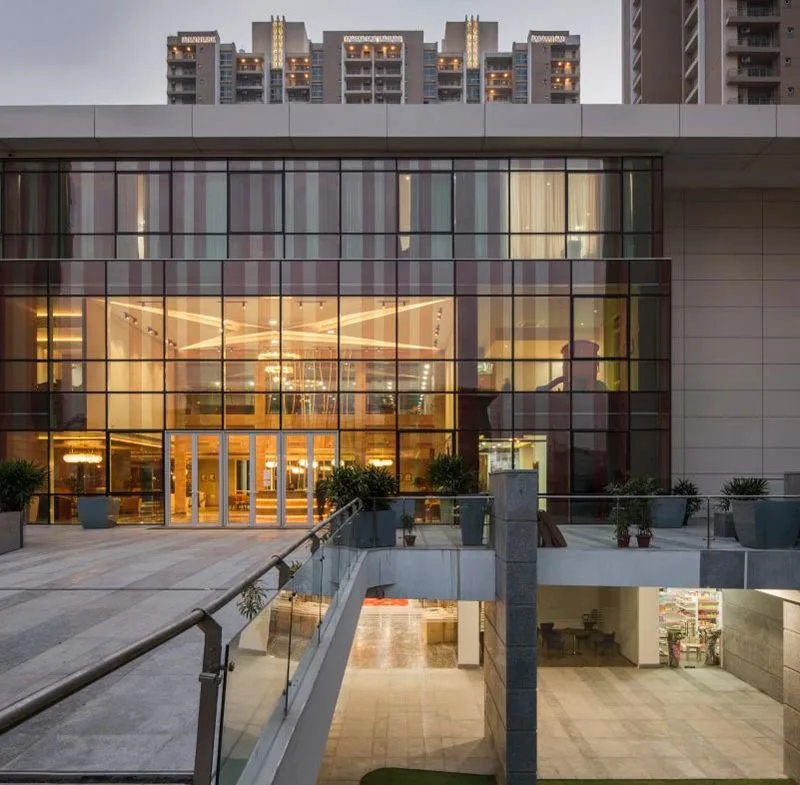 cleo-county-deck-area