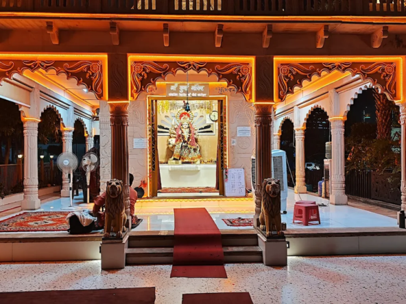 ajnara-daffodil-mandir