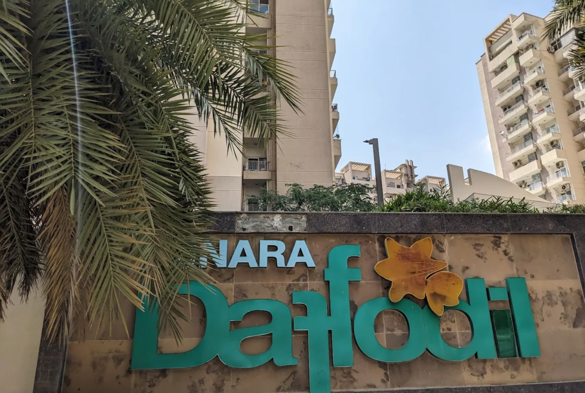 ajnara-daffodil-gate