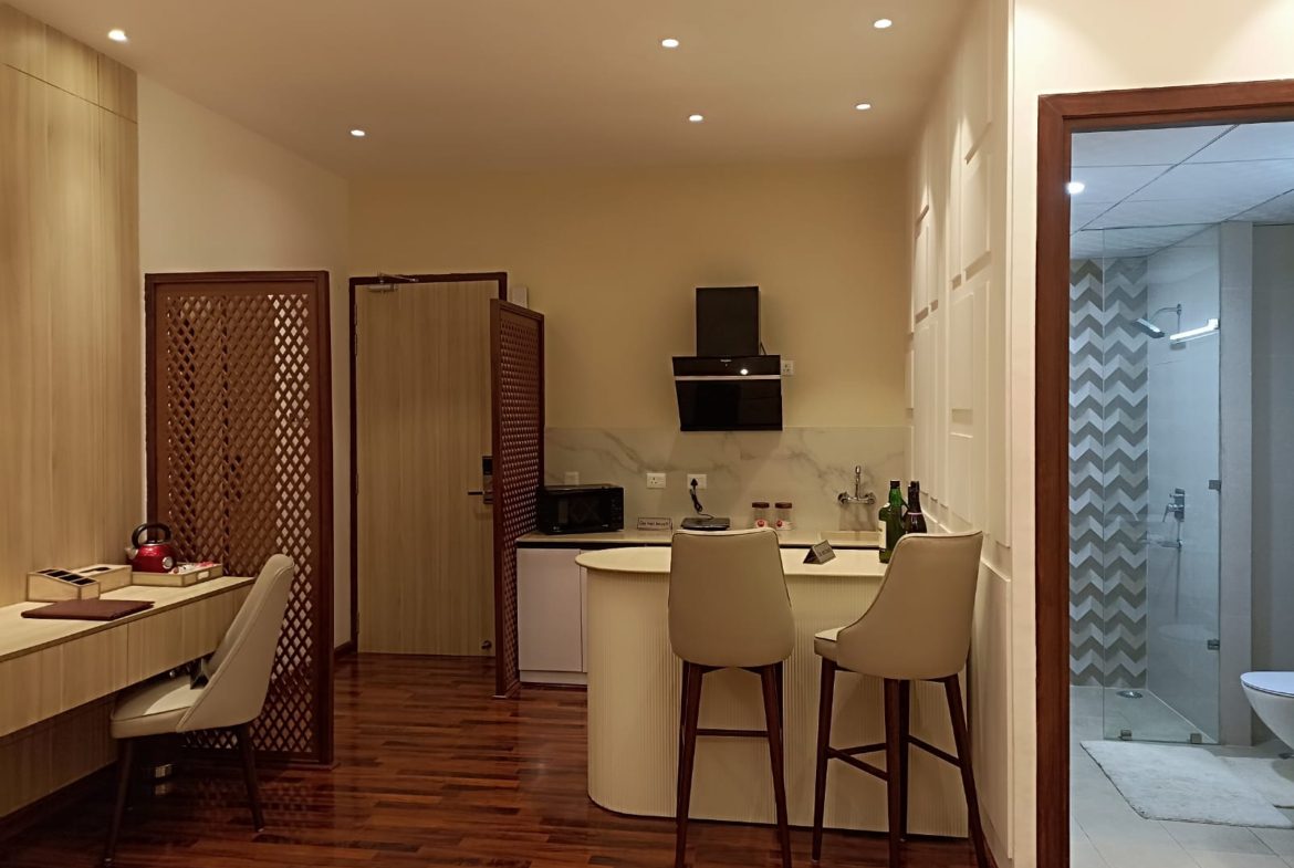 saya-south-x-biztop-foyer