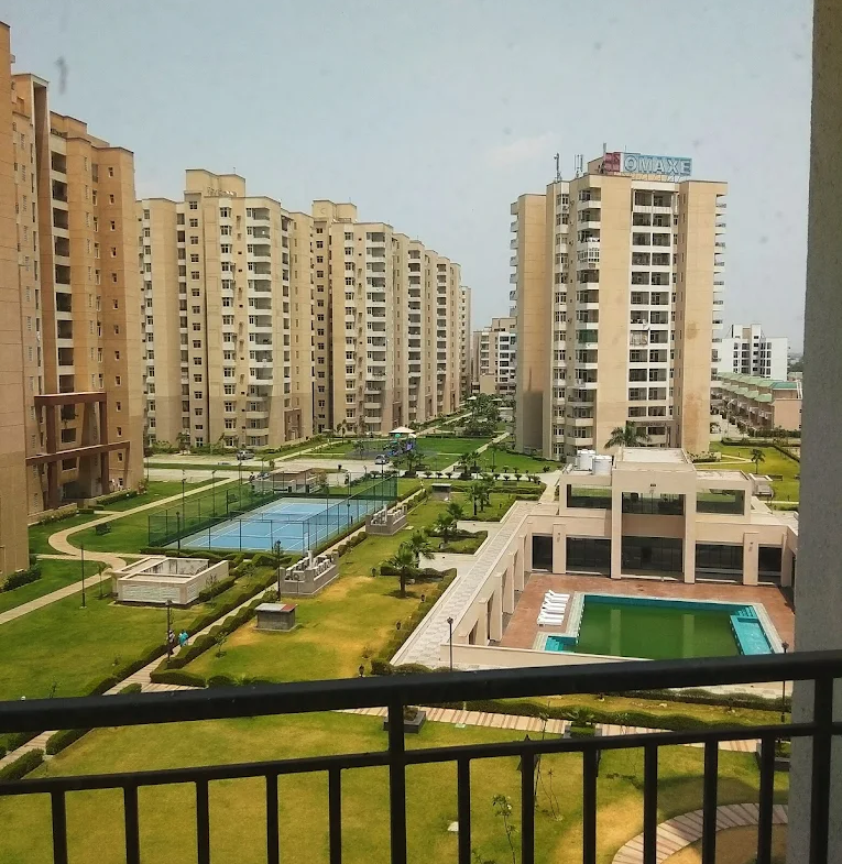 omaxe-palm-greens-balcony