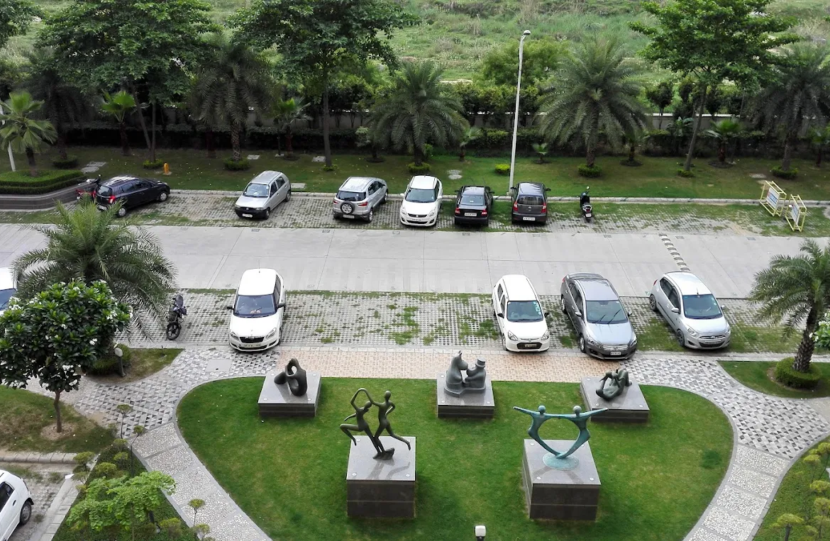 omaxe-palm-greens-parking